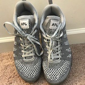 Women’s APL Techloom Pro Sneakers - Size 10